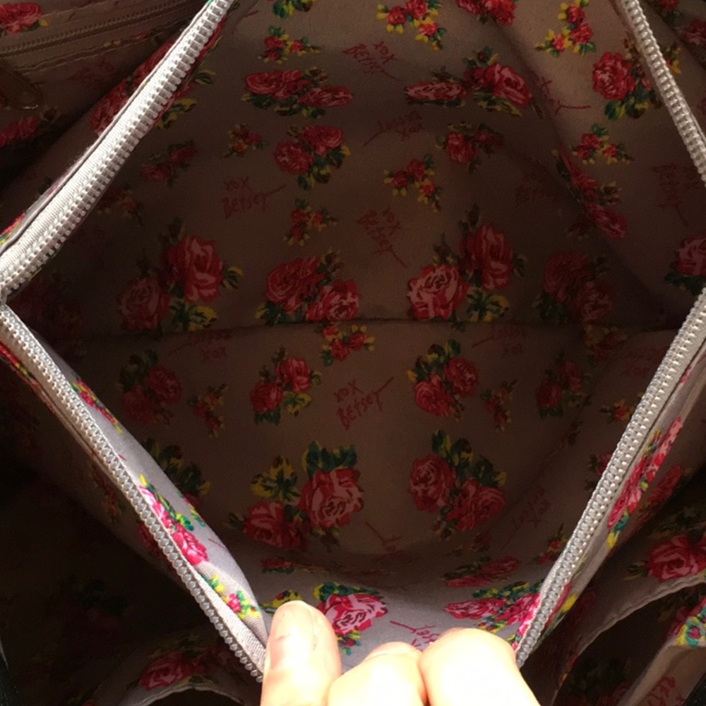 Betsey Johnson Quilted Bag - Picture 10 of 11